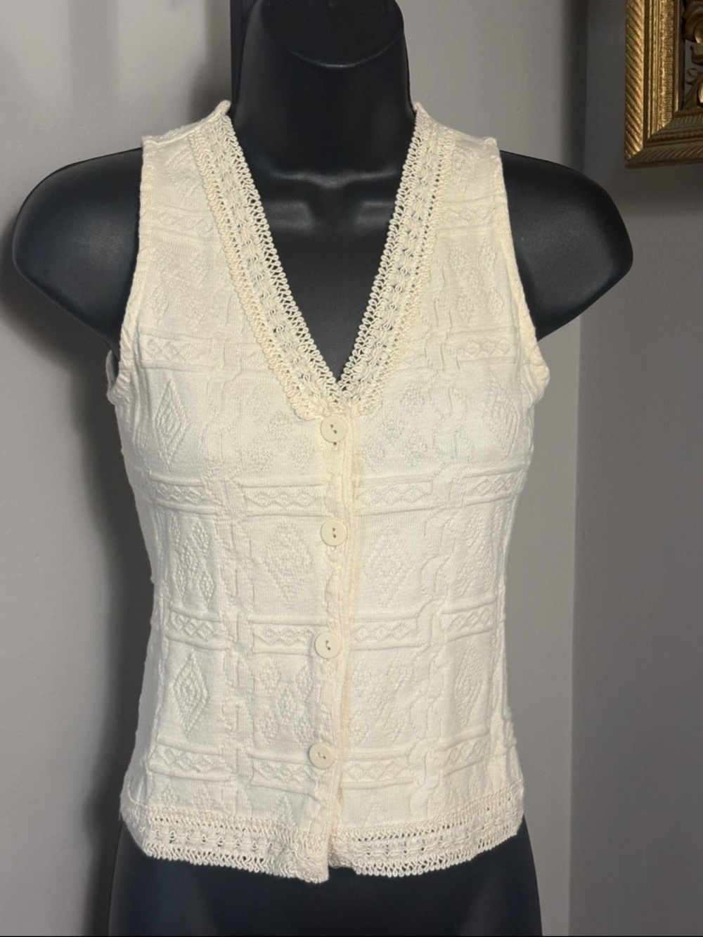 Chavin XS Cream Cotton Crochet Trim Button Front Sleeveless Top Vest